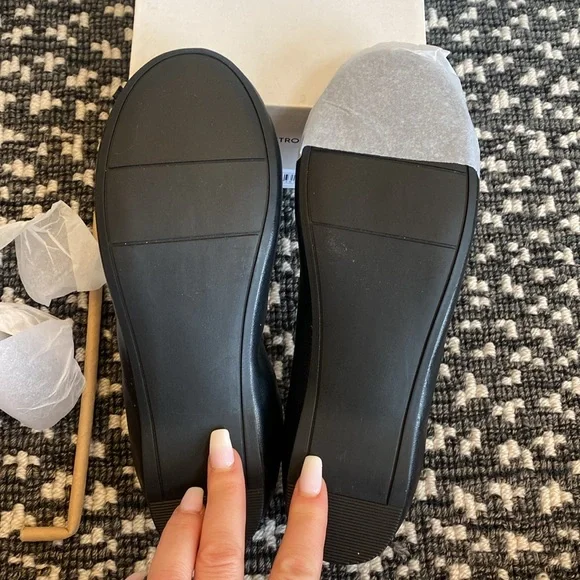 Girls Elise Slip On Ballet Flats from Nordstrom (NWT) - Picture 5 of 8